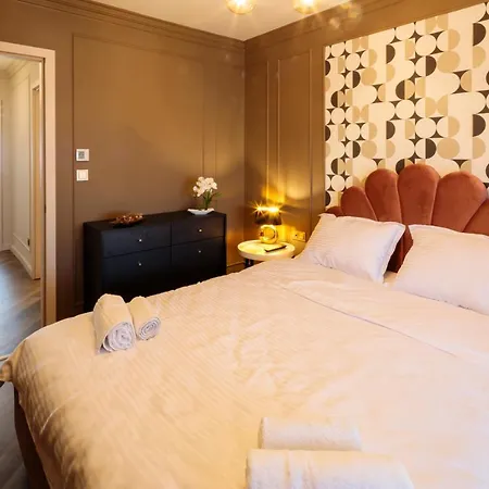 Luxurious Apartment, View Apartment *